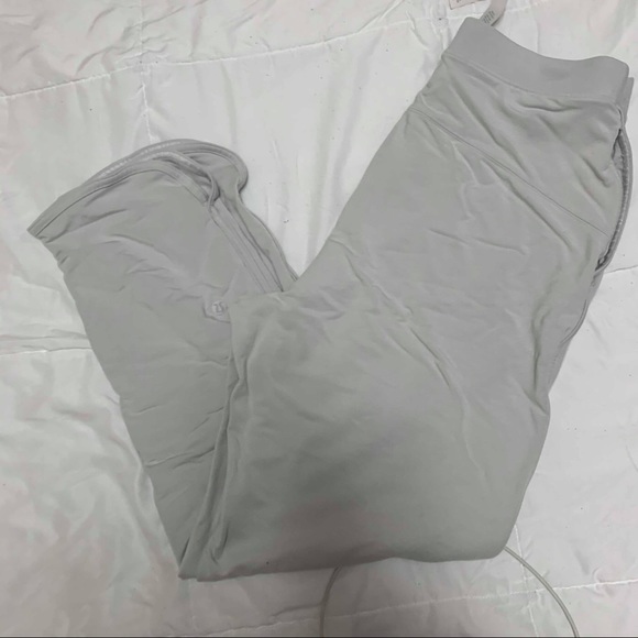 Lululemon Every Moment Pant *26" Joggers SIZE 6 - Picture 6 of 7